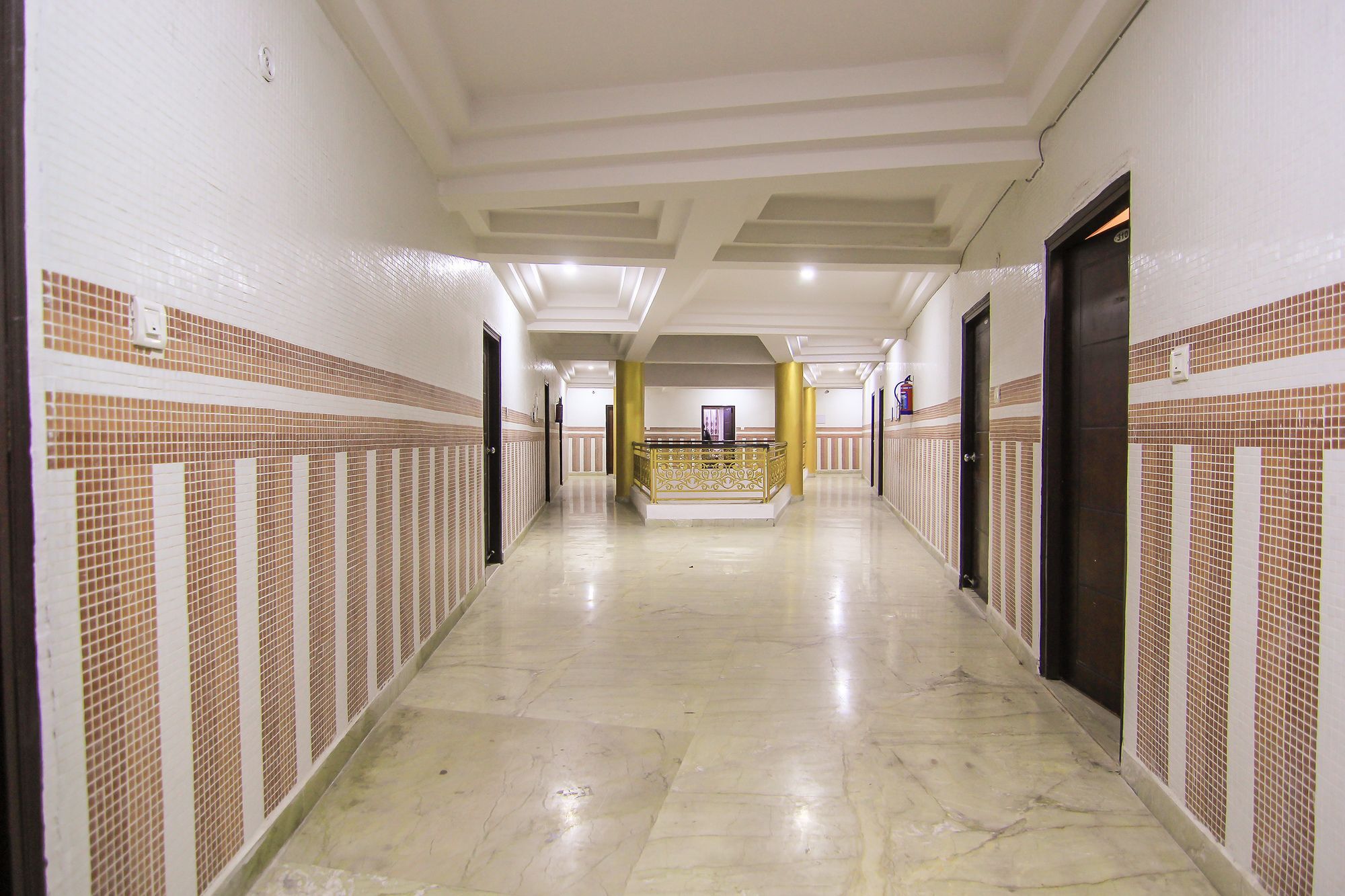 Oyo 11532 Hotel Sr Grand Lucknow Exterior photo